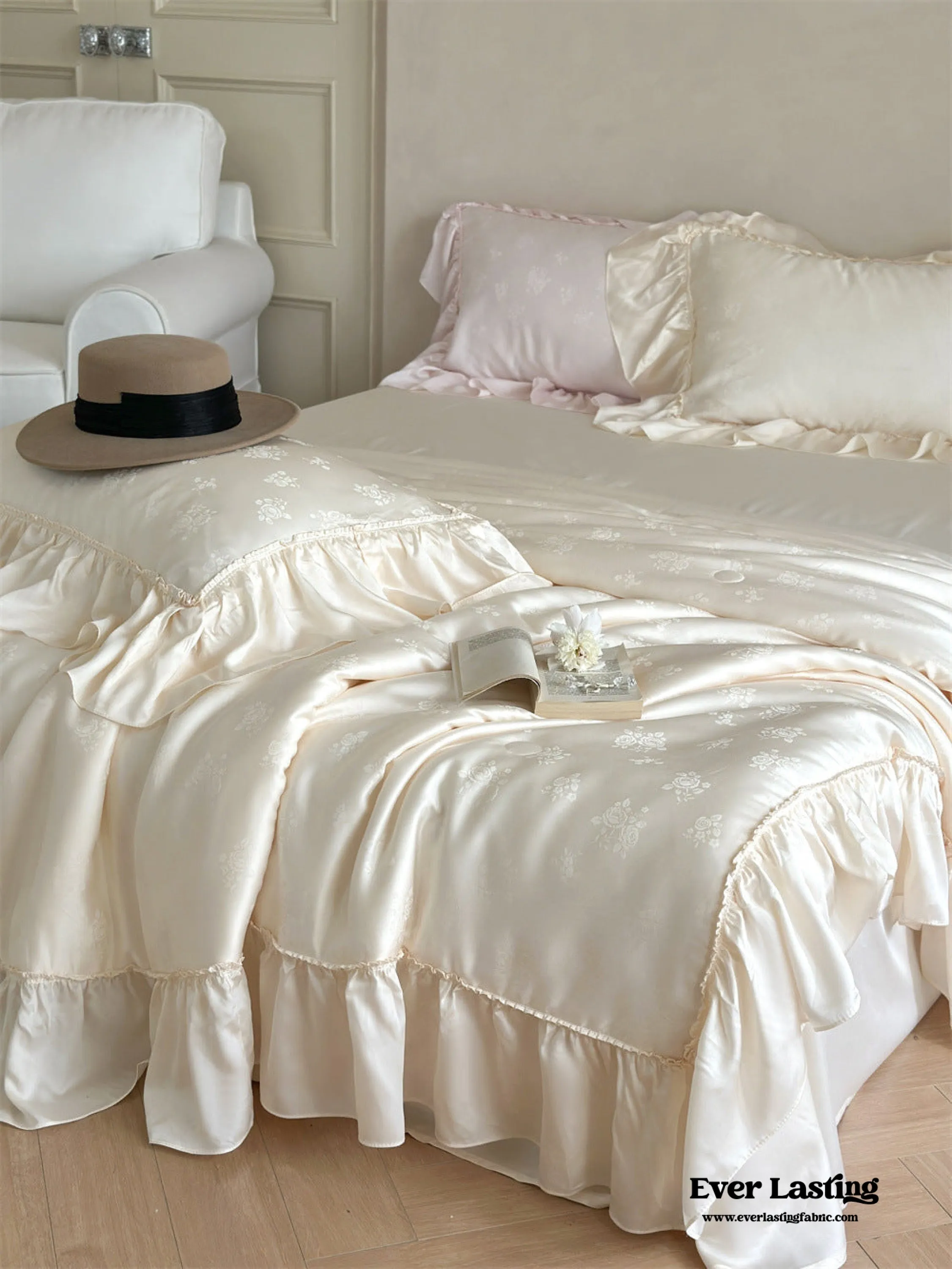 Floral Jacquard Tencel Blanket Set / White