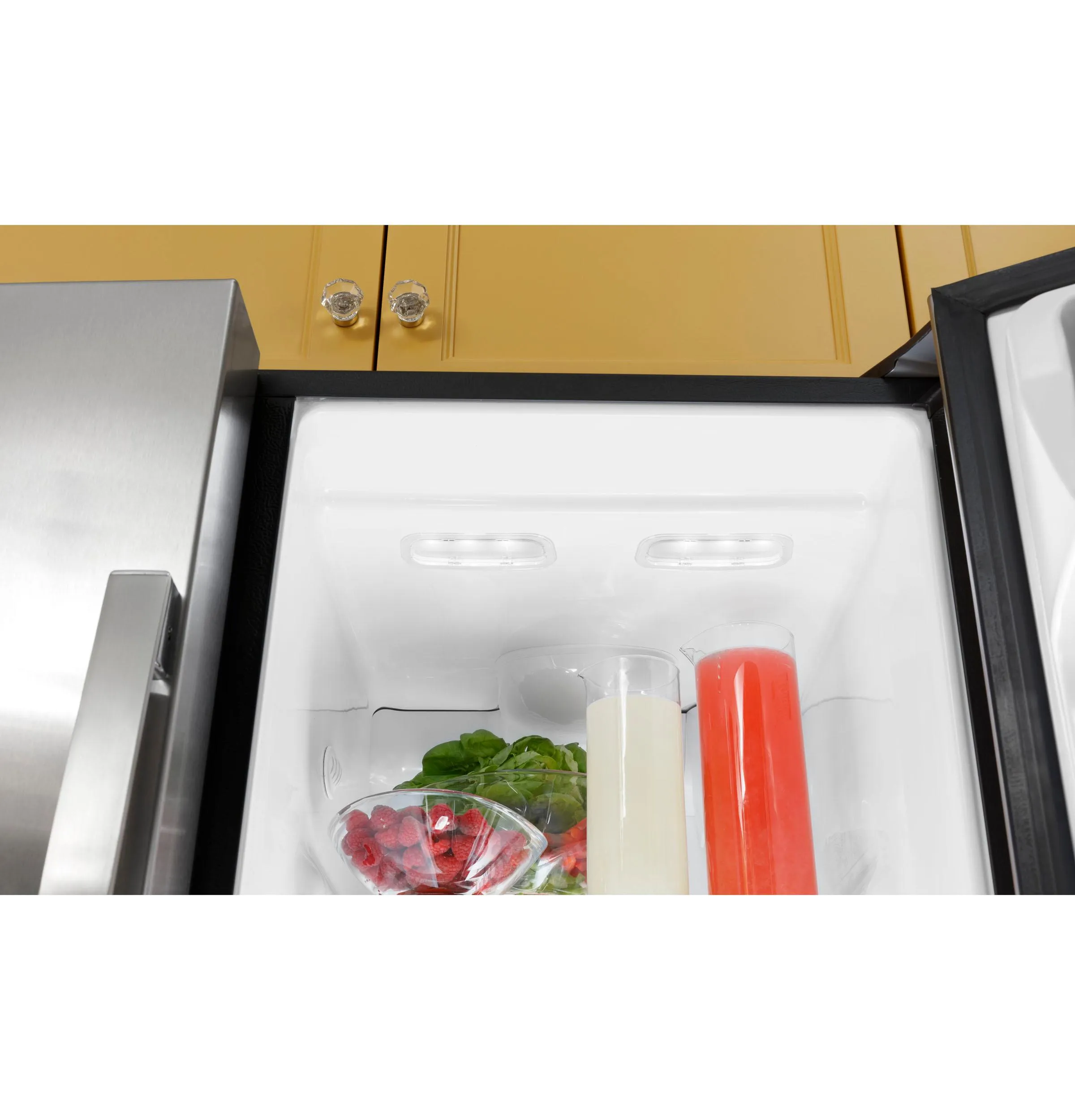 GSE23GGPBB GE® ENERGY STAR® 23.0 Cu. Ft. Side-By-Side Refrigerator