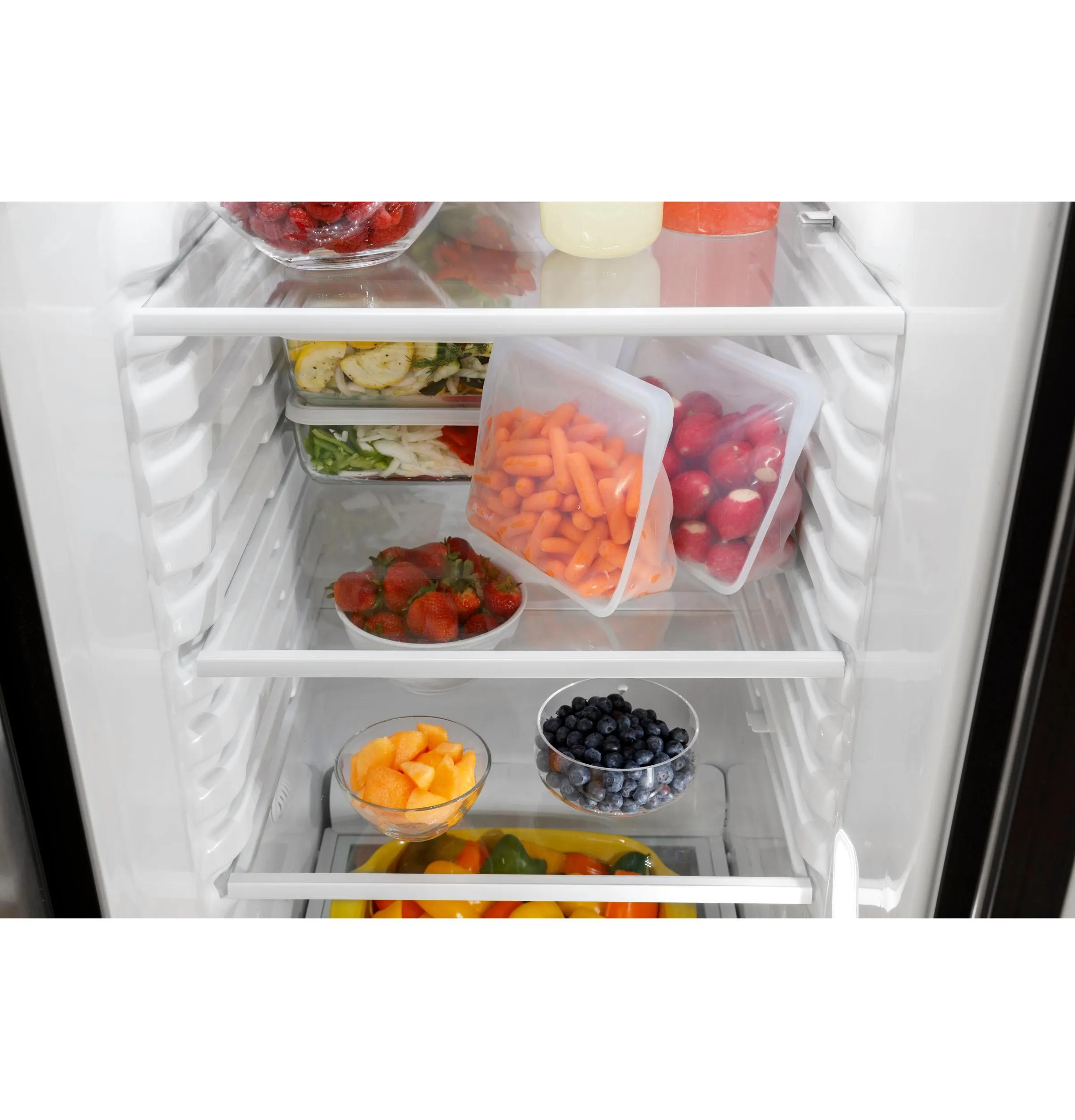 GSE23GGPBB GE® ENERGY STAR® 23.0 Cu. Ft. Side-By-Side Refrigerator