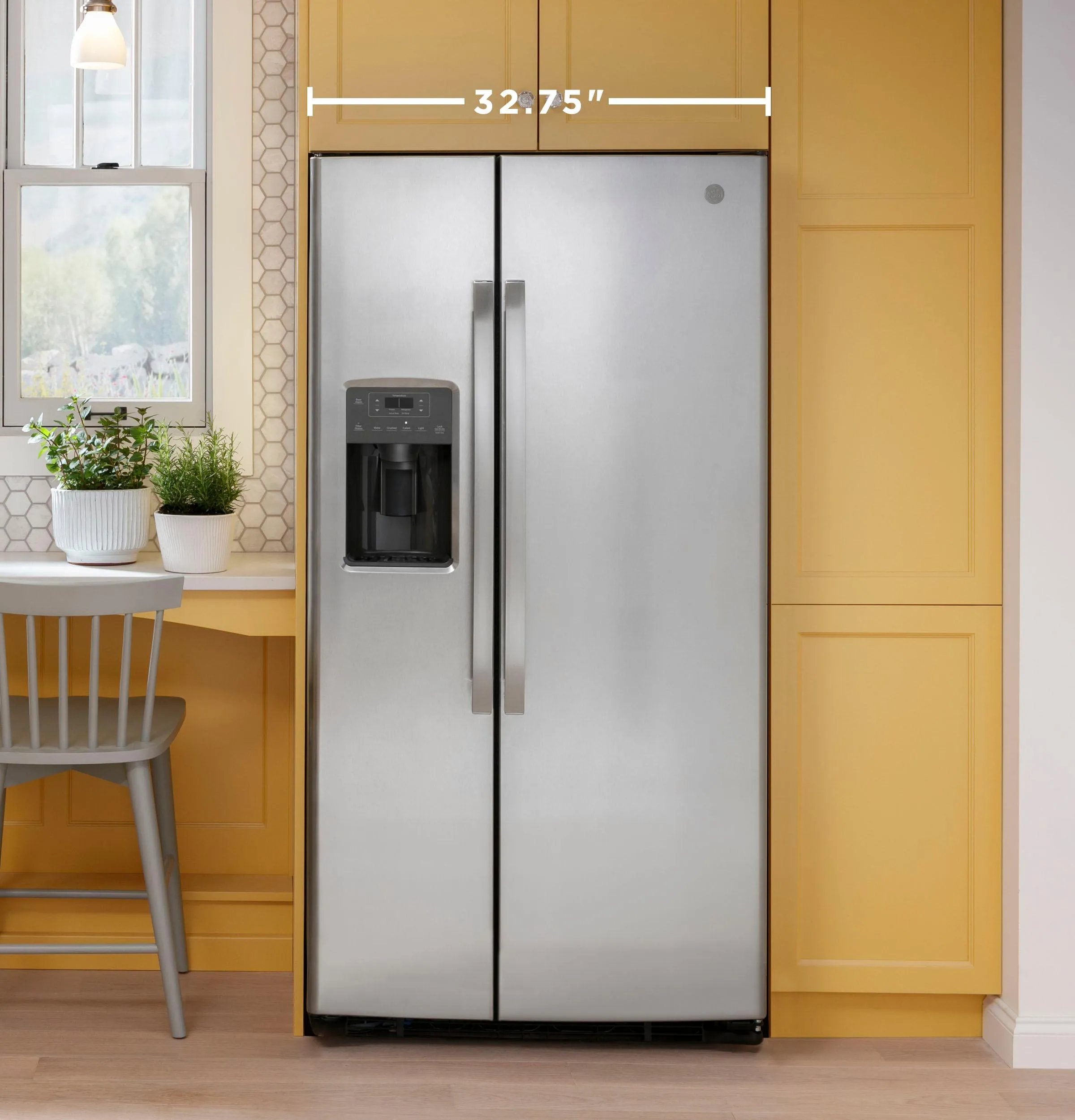 GSE23GGPBB GE® ENERGY STAR® 23.0 Cu. Ft. Side-By-Side Refrigerator