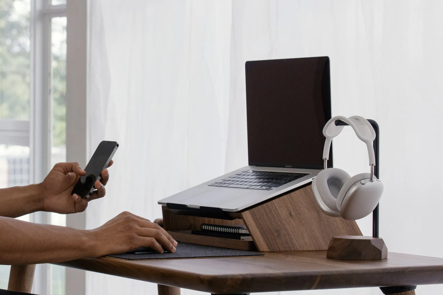 Headphones Stand