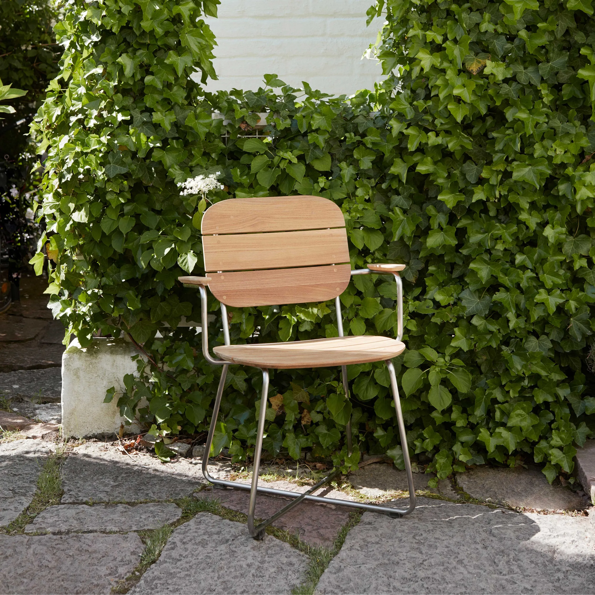 Lilium Armchair